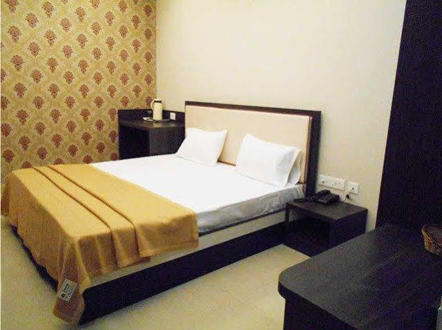 Hotel Janki International By Keymagics Bénarès Extérieur photo
